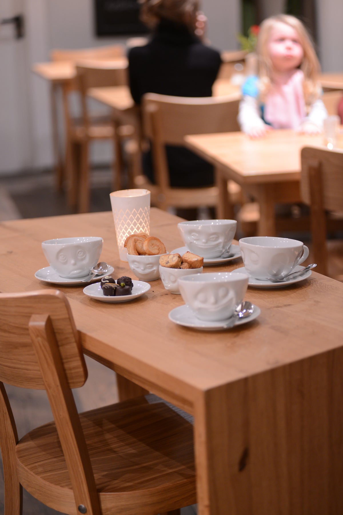 FIFTYEIGHT Kaffeetasse Küssend weiß, 200 ml