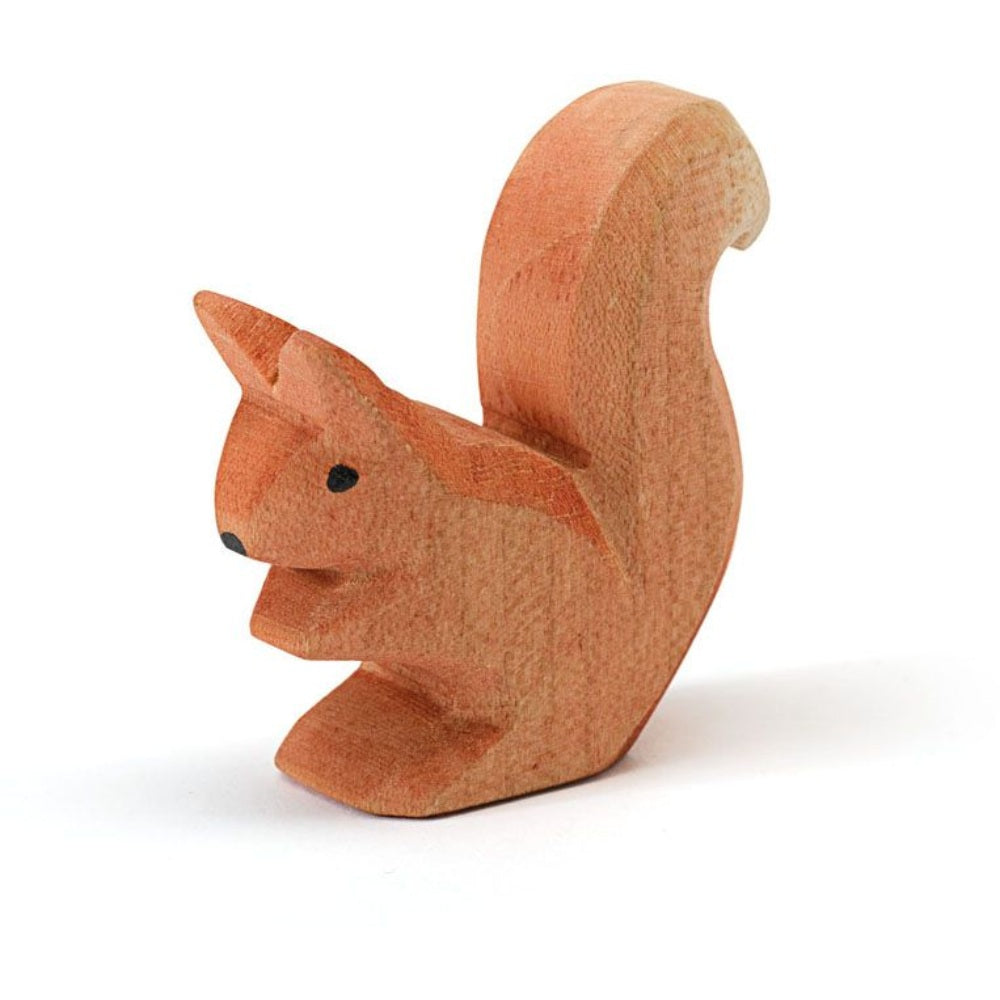 Ostheimer 16602 Eichhörnchen sitzend