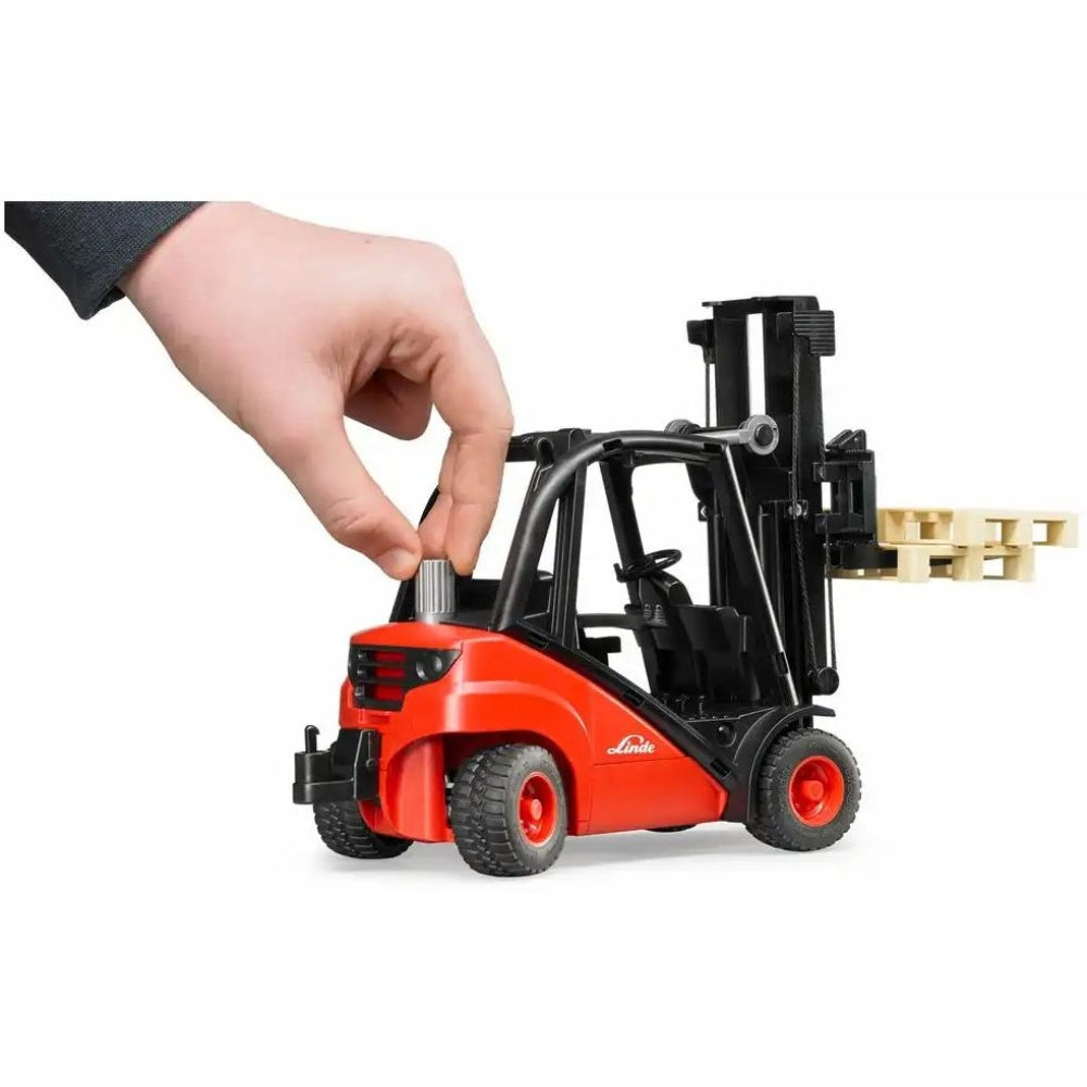 bruder Gabelstapler Linde H30D mit Zubehör rot/schwarz 1:16